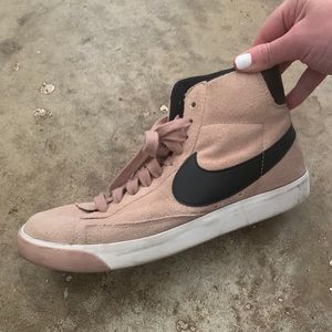 Nike Blazer Mid Top Shoe